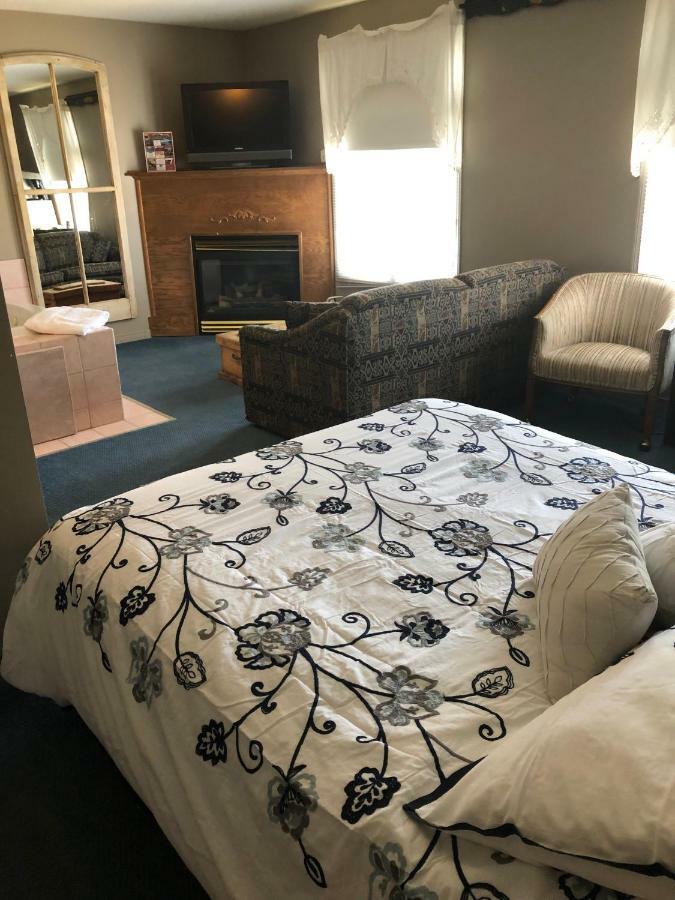 The Bobcaygeon Inn المظهر الخارجي الصورة